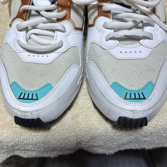 Nike Shox Enigma Women's Running Gym White Black Gold Used Like New Women’s 12 - Picture 10 of 14